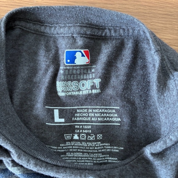 MLB Gray Cubs Short Sleeve Tee - Picture 4 of 4